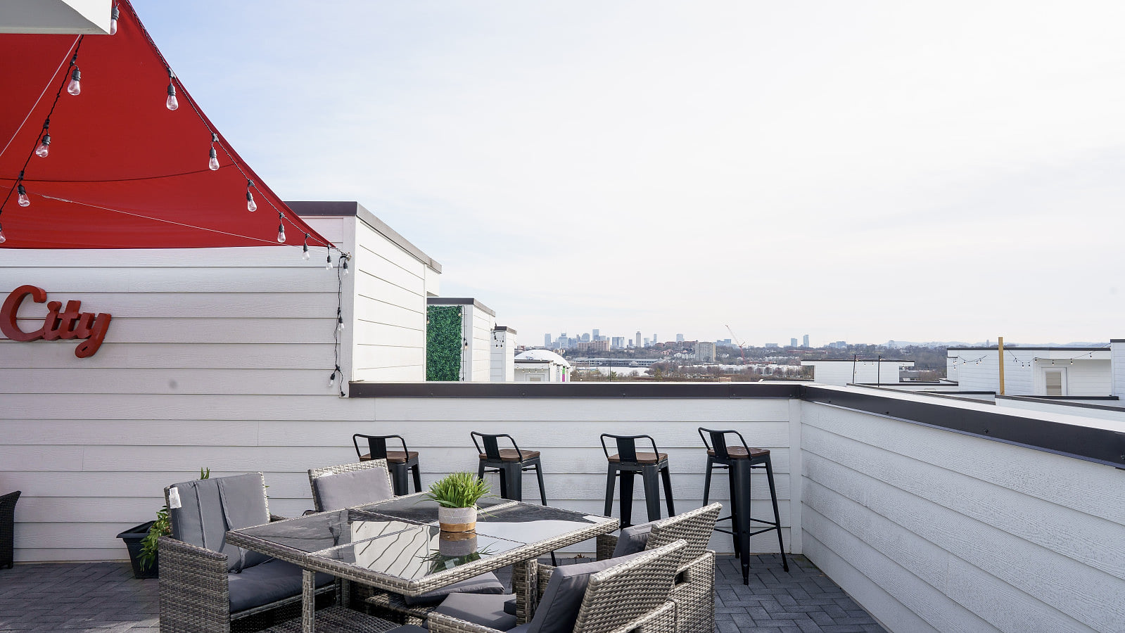 Rooftop Fire Pit + River Views | 4BR | Sleeps 12