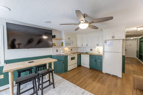 LuxStayUSA | ML 294 Ski In/Out| Slope View| Free Parking