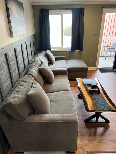 LuxStayUSA | ML 308 Ski In/Out| Ballhooter View| Free Parking