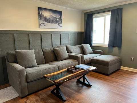 LuxStayUSA | ML 308 Ski In/Out| Ballhooter View| Free Parking