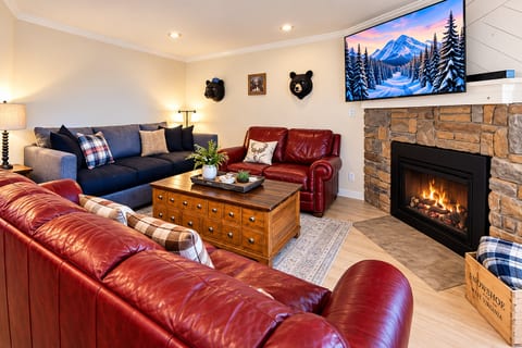 Welcome to Summit 108,a 3BR updated condo with great slope side views! Guest Review from Christine Wood: "This was my 2nd time staying here, & it was just as amazing as the first! Highly recommend it to all looking for a relaxing mountain escape!"
