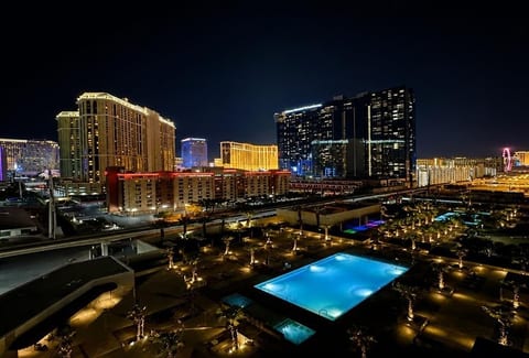 City Skyline View — Las Vegas Strip at Night from the 31st Floor, Unobstructed Elevated Sightline