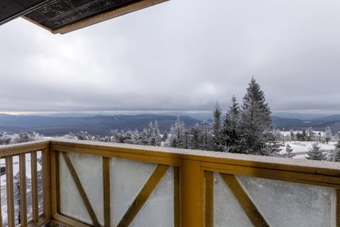 Savor in the Mountain and Sunset views!