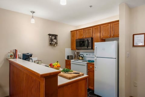 Full kitchen with everything you need to prepare delicious meals