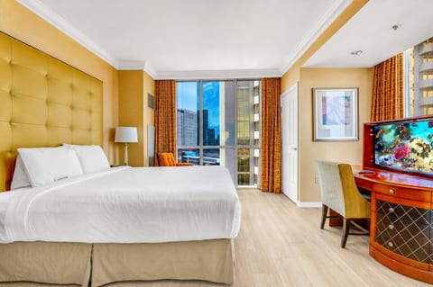 Las Vegas Suite — MGM Signature Tower 2, 11th Floor, No Resort Fees, King Bedroom and Private Balcony