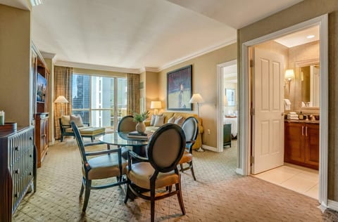 Elegant Comfort with a View – Relax in Style! 🏙️✨