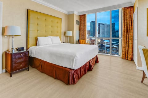 Las Vegas Strip View — 11th Floor King Suite, Private Balcony, No Resort Fee