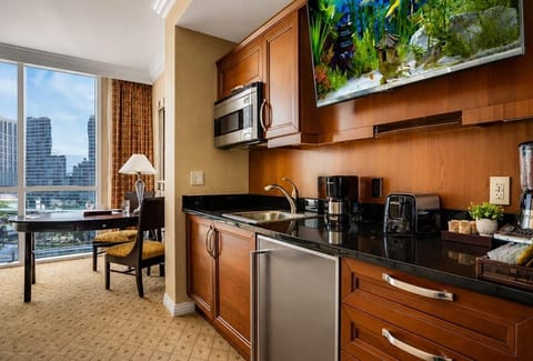 Gourmet Kitchen — Full Kitchenette with Stovetop, Microwave, Refrigerator, Coffee Maker, No Restaurant Required