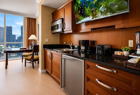 Gourmet Kitchen — Full Kitchenette with Stovetop, Microwave, Refrigerator, Coffee Maker, No Restaurant Required