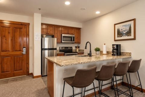 Cozy Modern Kitchen and Entryway