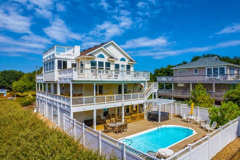 Aerial Perfection – Ocean Breezes & Unforgettable Views!