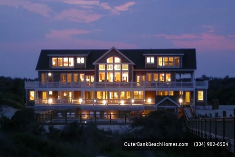 Panoramic ocean views from every angle — beauty and calm in every room.
