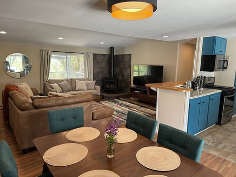 Manzanita Sunsets Bungalow