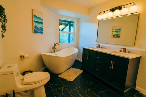 Pine Trails Lodge