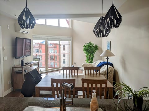 Top Floor Condo in the Okanagan. image 3