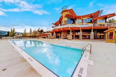Top Floor Condo in the Okanagan. image 2