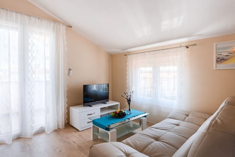 Apartment Paradiso 3 - Unit 209157-5