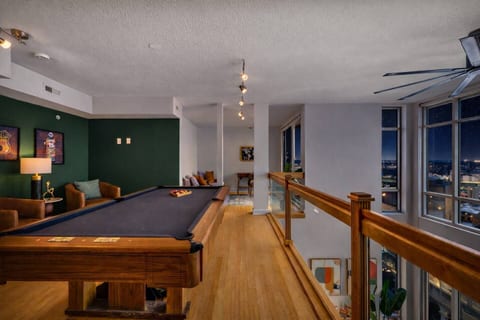 Riverview Penthouse + Balcony + Games + Parking