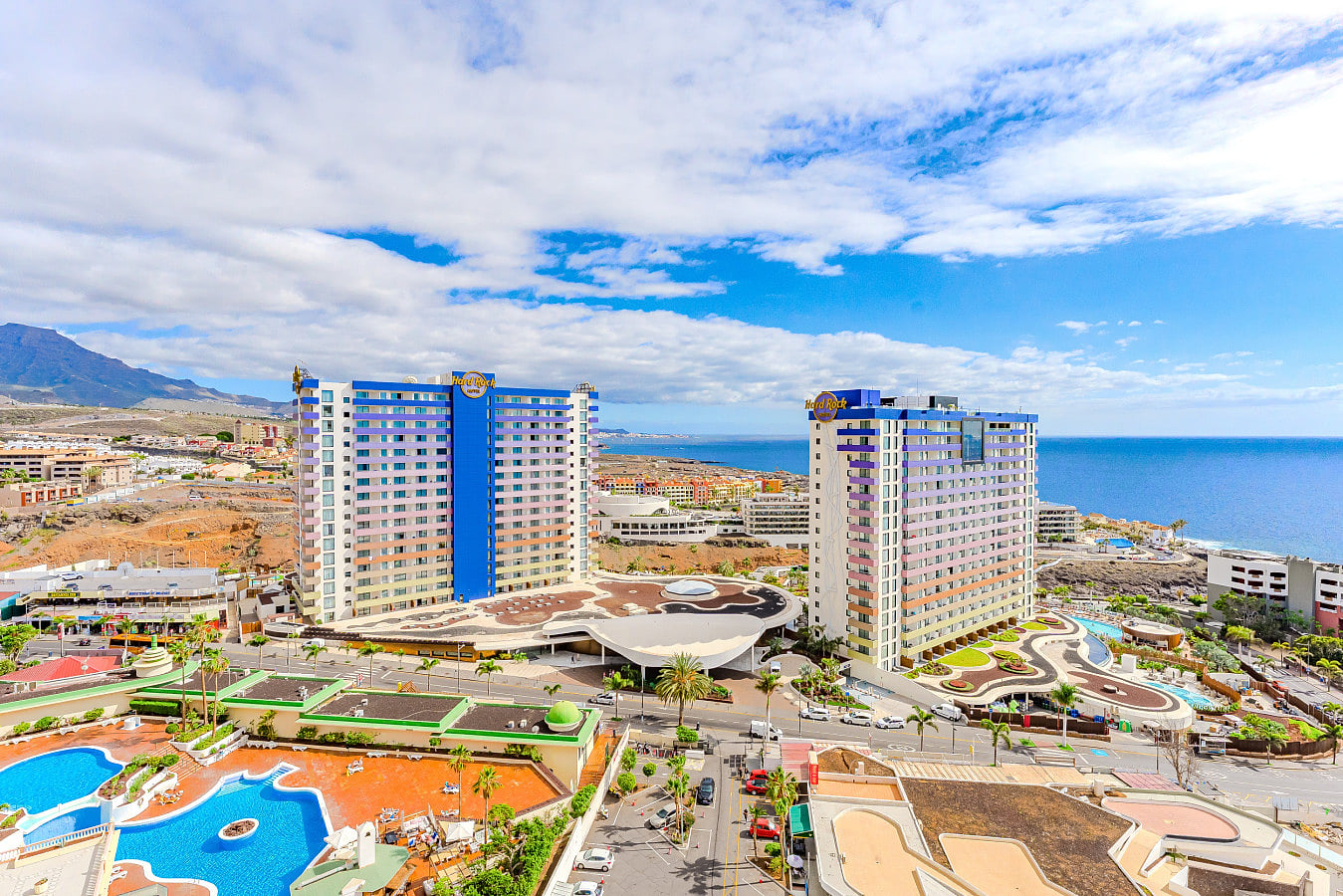 Oceanview Paradise 2BR: High-Speed WiFi & Office  | Walk to Beach & Restaurants | Costa Adeje