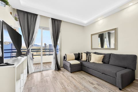 Oceanview Paradise 2BR: High-Speed WiFi & Office  | Walk to Beach & Restaurants | Costa Adeje