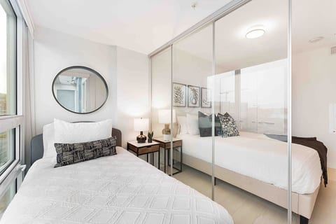 Stylish & Modern 2beds A/C & Parking