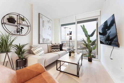 Stylish & Modern 2beds A/C & Parking