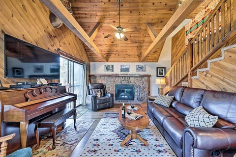 Alpine cabin with hot tub and 3 decks near Midtown image 3
