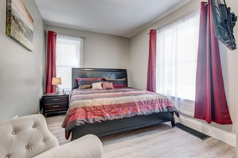 94 Walk Score | Capitol Hill Denver | New King Bed