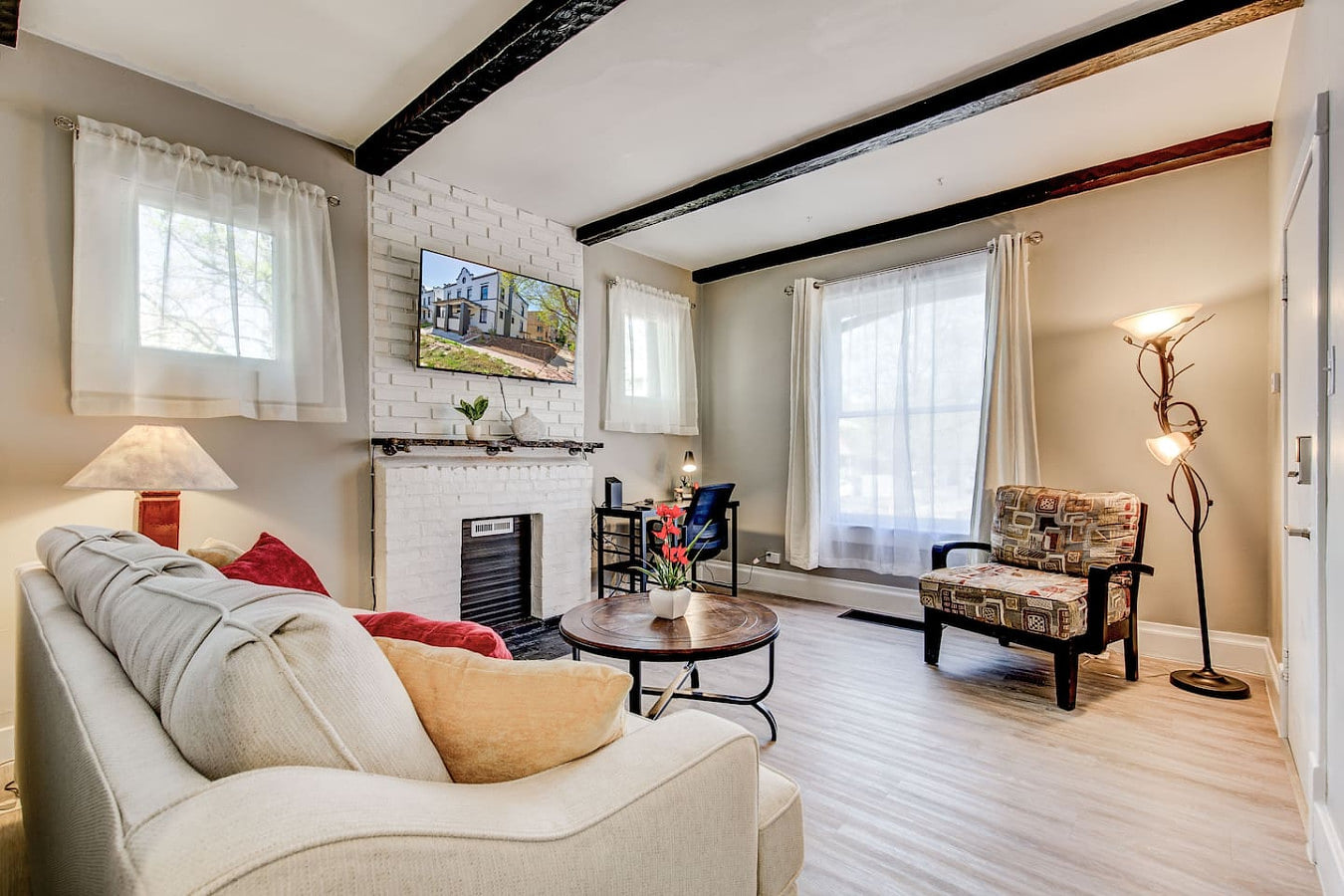 94 Walk Score | Capitol Hill Denver | New King Bed