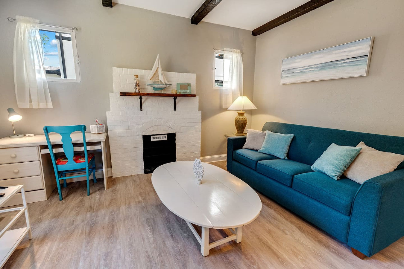 94 WalkScore | King Bed | Capitol Hill Beachy Apt