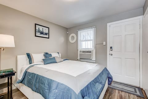 Boutique Studio in Olde Town | Walk to Light Rail