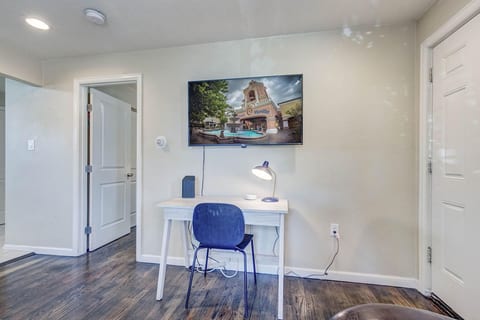 Royal Blue Lakewood Retreat | Light Rail + Denver