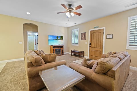 Near Zion • 3BR • Sleeps 8 • RV / Trailer Parking
