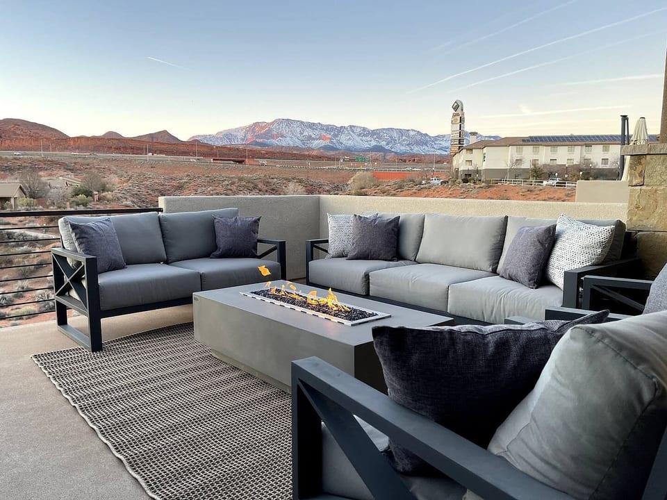 4BR • Sleeps 14 • Private Spa • Pickleball & Pool - San Juan County