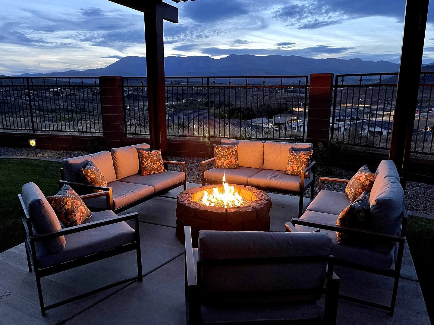 Enjoy an evening by the fire with beautiful surrounding views of the southern Utah desert and Mountain landscape