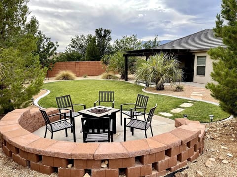 Near Zion • 3BR • RV / Trailer Parking • EV Charge