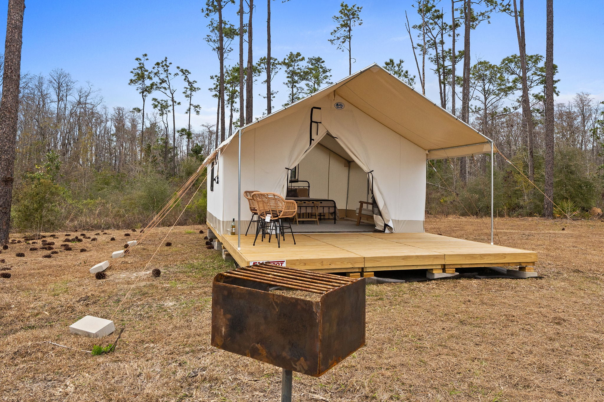 Honey Hole - Pet-Friendly Glamping with Lakes & Dog Park
