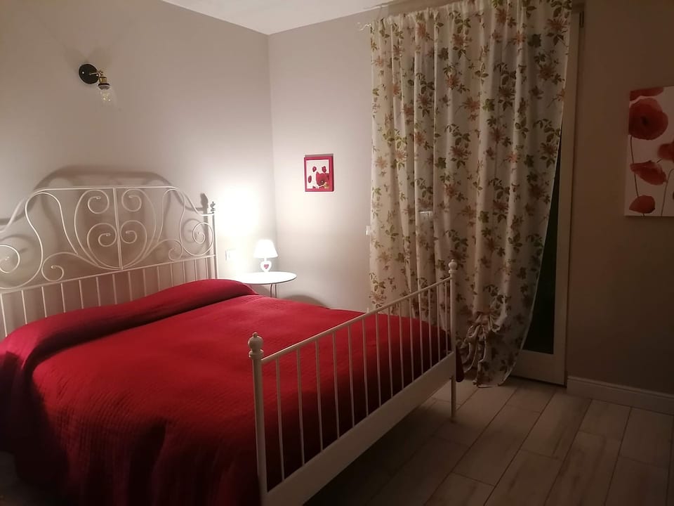 Poppy apartment in San Felice del Benaco image 1