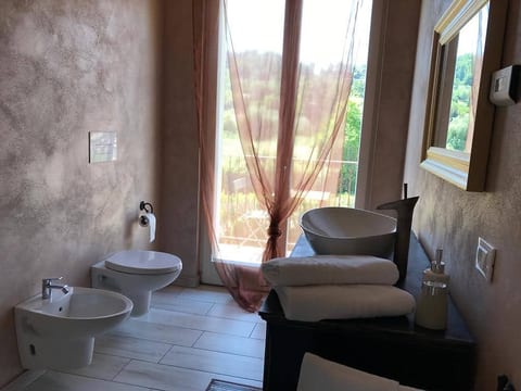 Poppy apartment in San Felice del Benaco image 5