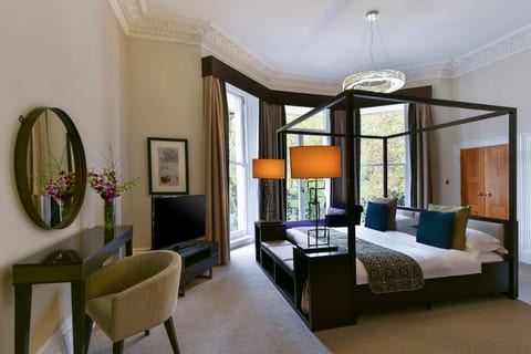 3 Bedroom Executive Serviced Apartment Kensington