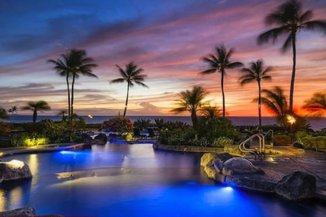 Luxury 3BR Hali'i Kai Condo • Pool & Lanai