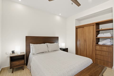 Bedroom with Queen Size Bed