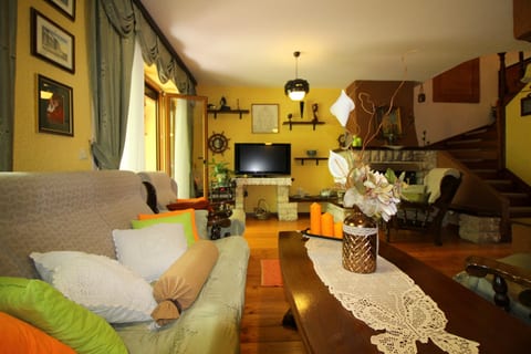 House Bella s lijepim vrtom i whirlpool-om - Unit 370441-13