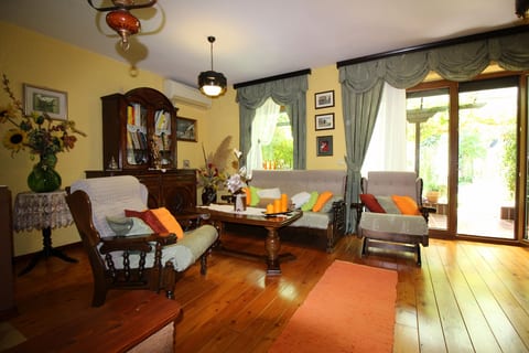 House Bella s lijepim vrtom i whirlpool-om - Unit 370441-13