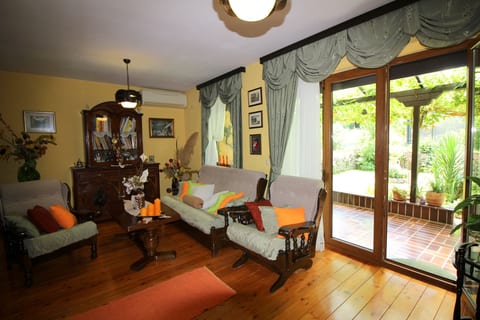 House Bella s lijepim vrtom i whirlpool-om - Unit 370441-13