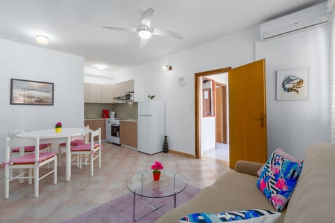 Apartment Residence Livija 1 s bazenom - Unit 370732-13