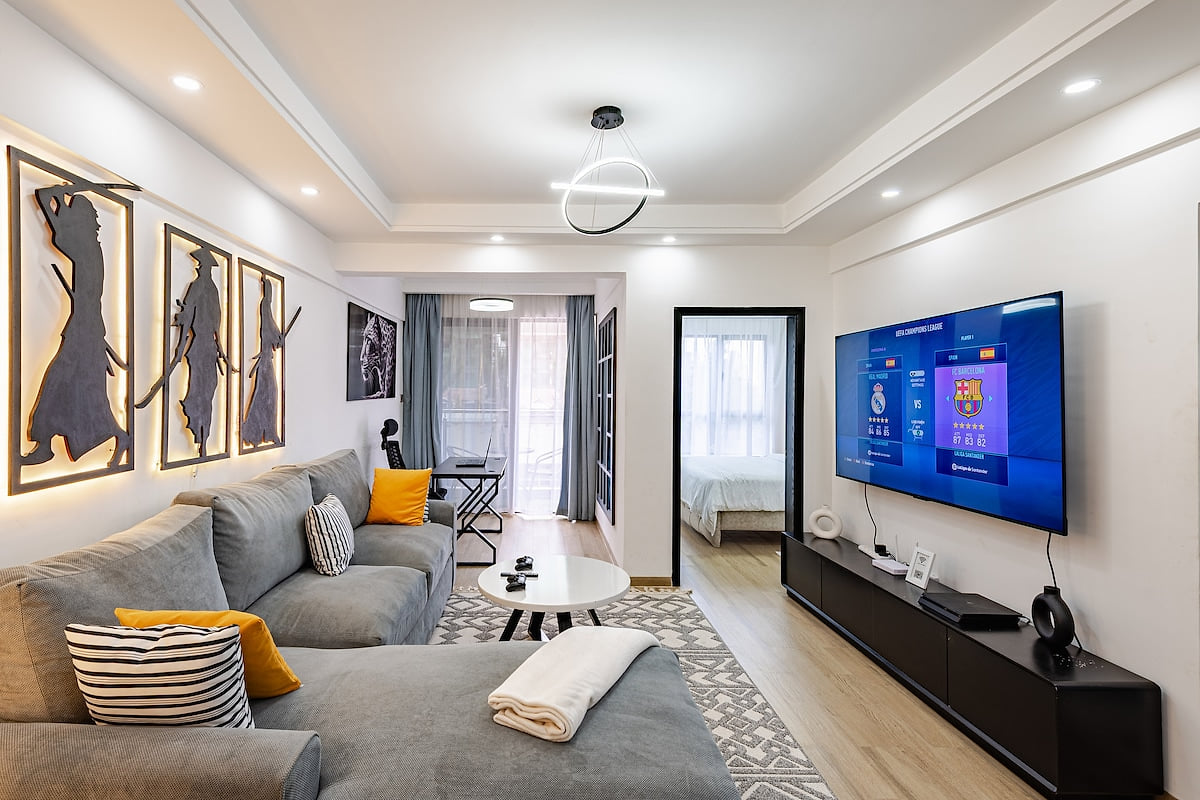 Modern 1-BR in Westlands | AC • Pool • Gym • PS4 image 1