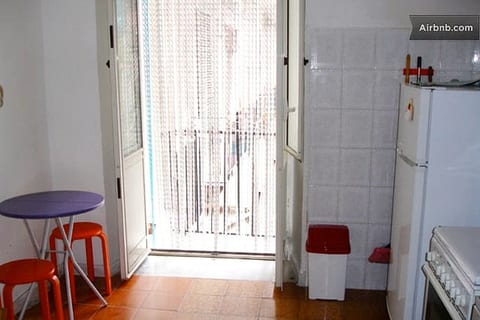 Simple apartment in Naples center image 4
