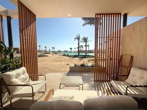 Pool front Mesca Cabana Minutes to Sandy Beach