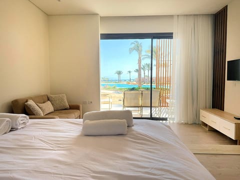 Pool front Mesca Cabana Minutes to Sandy Beach